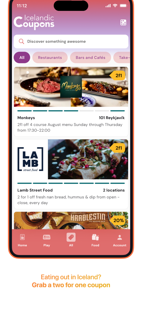 Écran de smartphone montrant l'application Icelandic Coupons avec des offres 2 pour 1 de restaurants à Reykjavik.