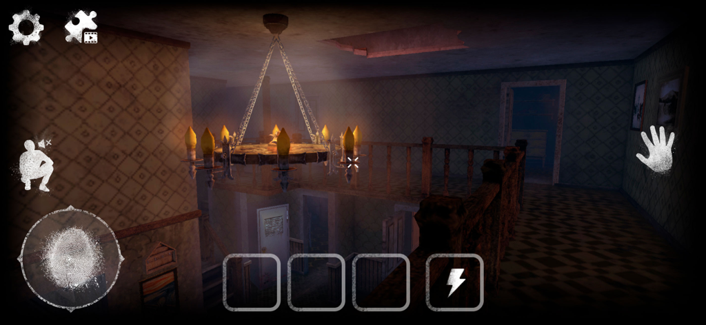 Teddy Freddy: Horror Games 3D - Espeluznante interior de una casa con una lámpara de araña en Teddy Freddy Horror Games 3D