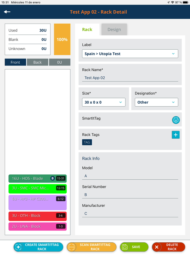 Interfaz de la aplicación para iPad de BAC Builder que muestra la ocupación de unidades de racks de servidores y detalles de configuración de hardware como número de serie y modelo.