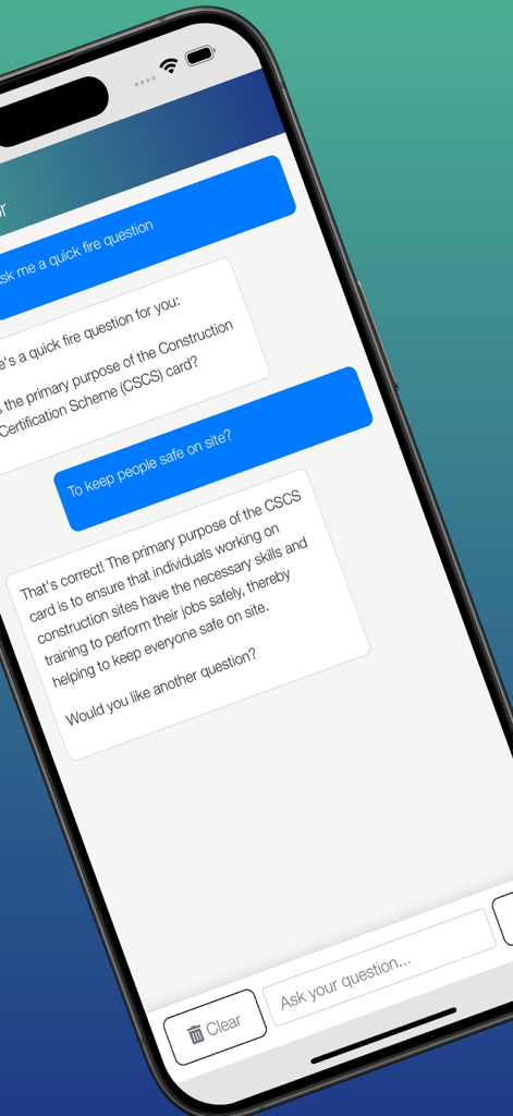 Interface do Tutor de IA do aplicativo móvel CSCS MAP mostrando uma pergunta prática e resposta sobre certificação de segurança na construção