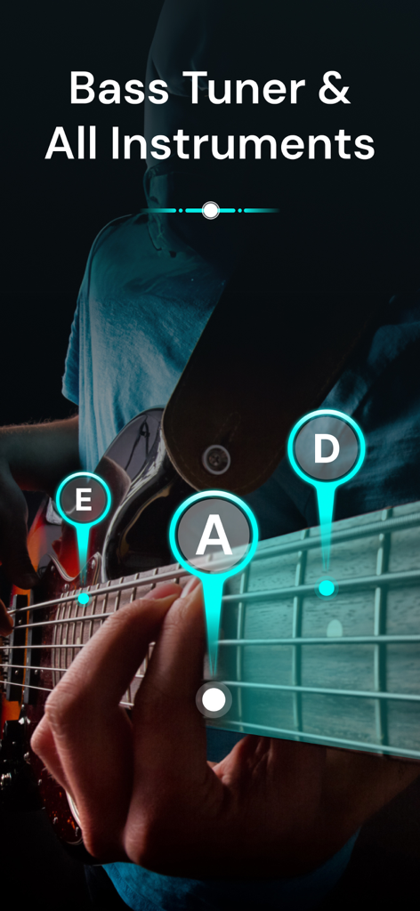 Persona tocando un bajo con la interfaz visual de afinación de la aplicación IGuitar que muestra las notas E A y D