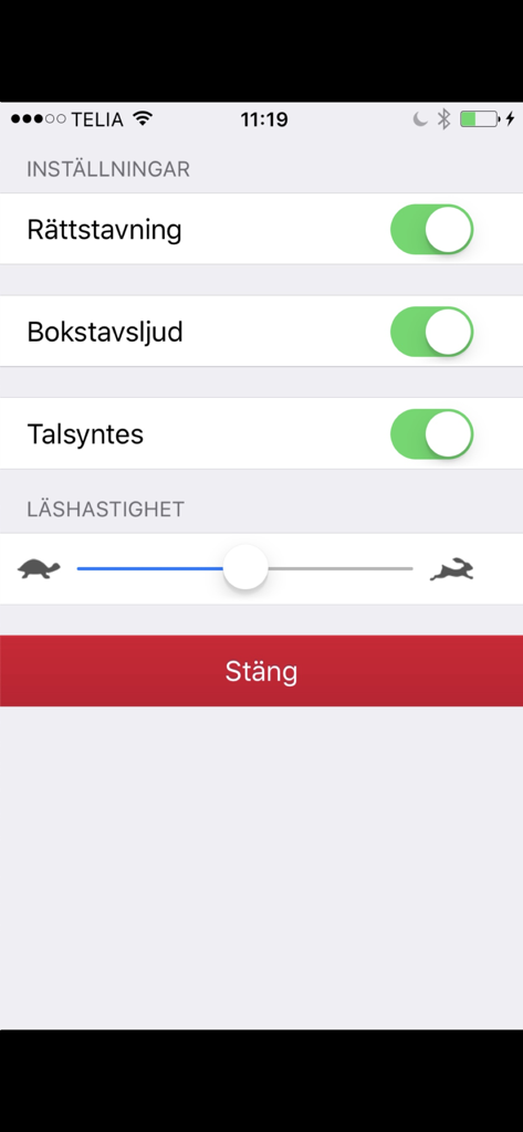 Skolstil 3 - skrivprogram - Pantalla de ajustes de la aplicación educativa Skolstil 3 que muestra interruptores para ortografía, sonidos de letras y ajuste de la velocidad de lectura.