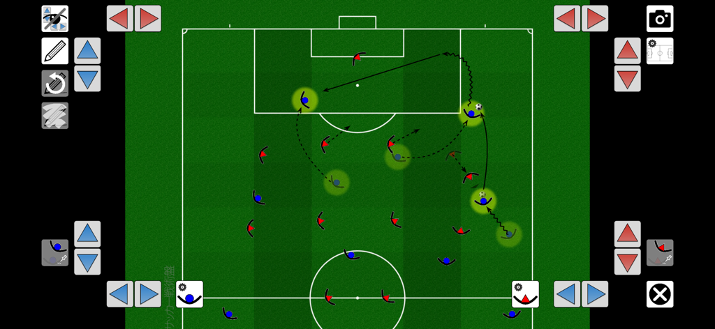 Football Tactics Board - Digital soccer tactics board app showing player movements and strategy arrows on a green field