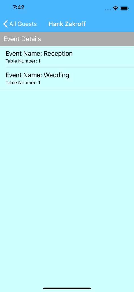 Captura de pantalla de la aplicación Seating-Chart que muestra los detalles del evento para un invitado específico con asignaciones de mesa para una boda y recepción.