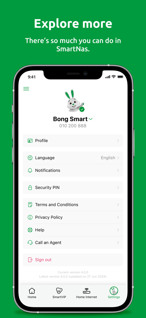 SmartNas - Interface of the SmartNas app showing the settings menu and user profile details