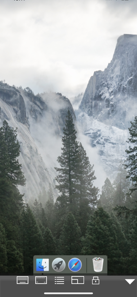 La aplicación Mocha VNC muestra un escritorio remoto de macOS en un iPhone con un fondo de montaña y una barra de control inferior.