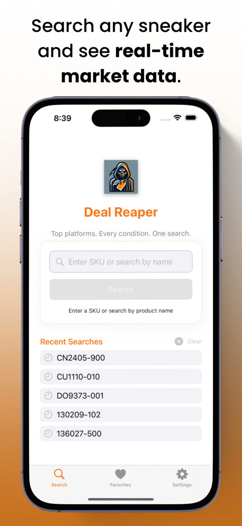 Deal Reaper - 딜 리퍼 앱 인터페이스가 SKU 입력 및 최근 검색 기록과 함께 스니커즈 검색 화면을 표시합니다.