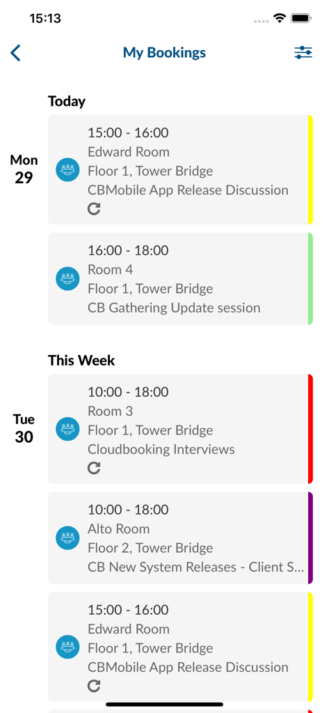 Écran de l'application Cloudbooking affichant une liste de réservations de salles de bureau et de bureaux sous la section Mes réservations.