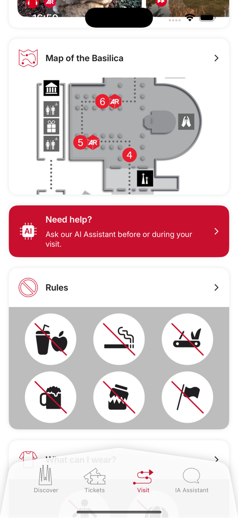 Screenshot of the Sagrada Familia Official app showing the basilica map, AI assistant help banner, and visitor rules icons.