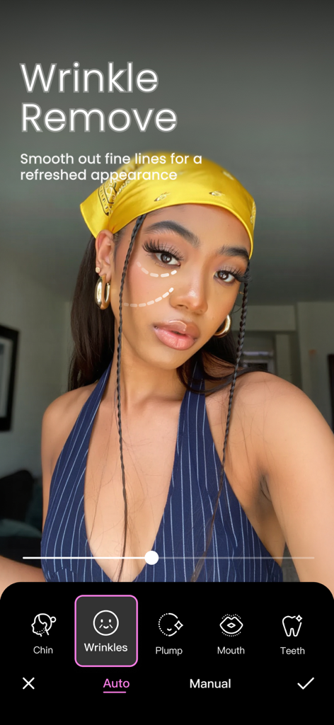 Interfaz de la función de eliminación de arrugas de BeautyCam mostrando una herramienta IA suavizando un retrato.