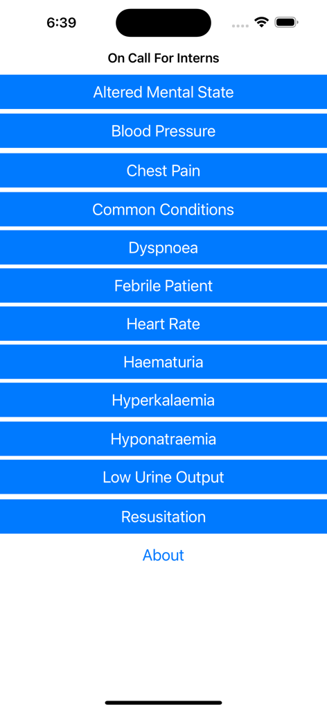 Oncall for Internsアプリのメインメニュー。胸痛や血圧などの臨床トピックのリストが表示されます。