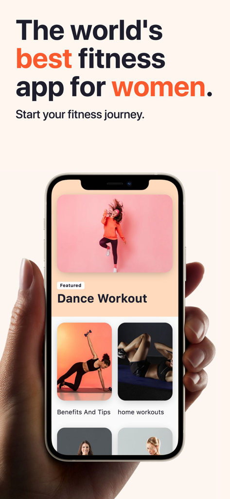 Women Fitness - Lose Belly Fat - Una mano sosteniendo un smartphone que muestra la interfaz de la aplicación Women Fitness con categorías de baile y entrenamiento en casa.