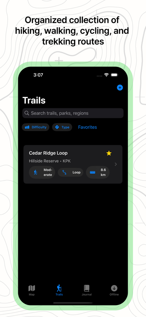 Offline RouteMap 3D - Une interface de smartphone montrant une liste de sentiers de randonnée organisés avec des options de recherche et de filtrage par difficulté et type.