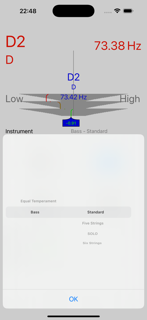 Accurate Bass Tuner - Interfaccia dell'app Accurate Bass Tuner che mostra la selezione dello strumento per bassi standard e multi-corda.