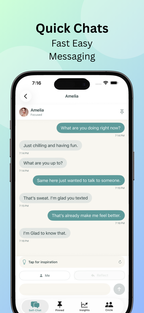 Chit Chat+ - Interface do aplicativo móvel mostrando um ensaio de chat simulado entre um usuário e ele mesmo para praticar comunicação social.