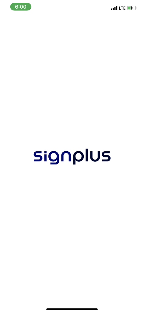 SignPLUS App-Startbildschirm mit dem Markennamen auf weißem Hintergrund