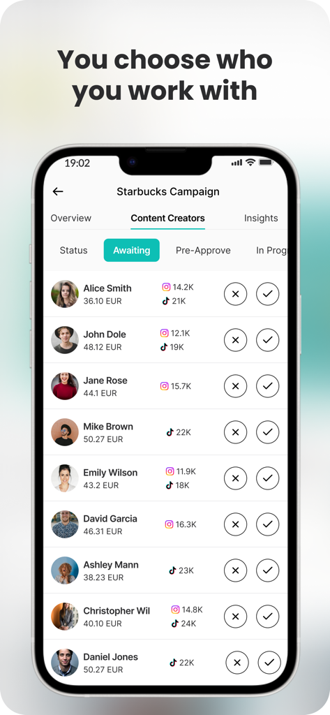 FameUp - Pantalla de la app móvil FameUp mostrando una lista de microinfluencers con recuento de seguidores y precios para una campaña de marketing