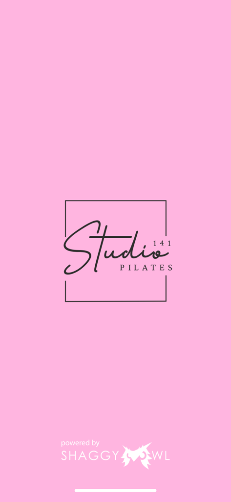 STUDIO 141 PILATES - Schermata di avvio dell'app Studio 141 Pilates con il logo dell'azienda su sfondo rosa, alimentata da Shaggy Owl