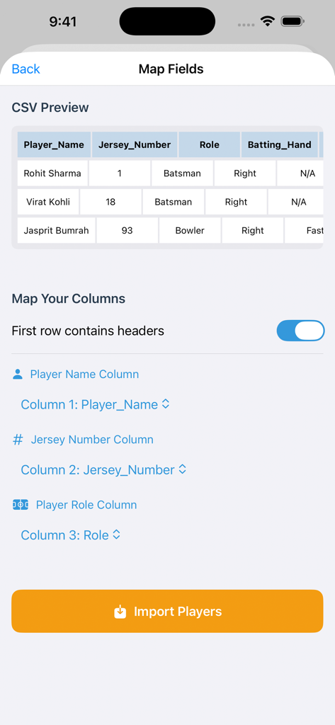 Cricket Fielding - Una pantalla que muestra la interfaz de importación de datos de jugadores CSV y mapeo de columnas con una tabla de vista previa de nombres y roles de jugadores.