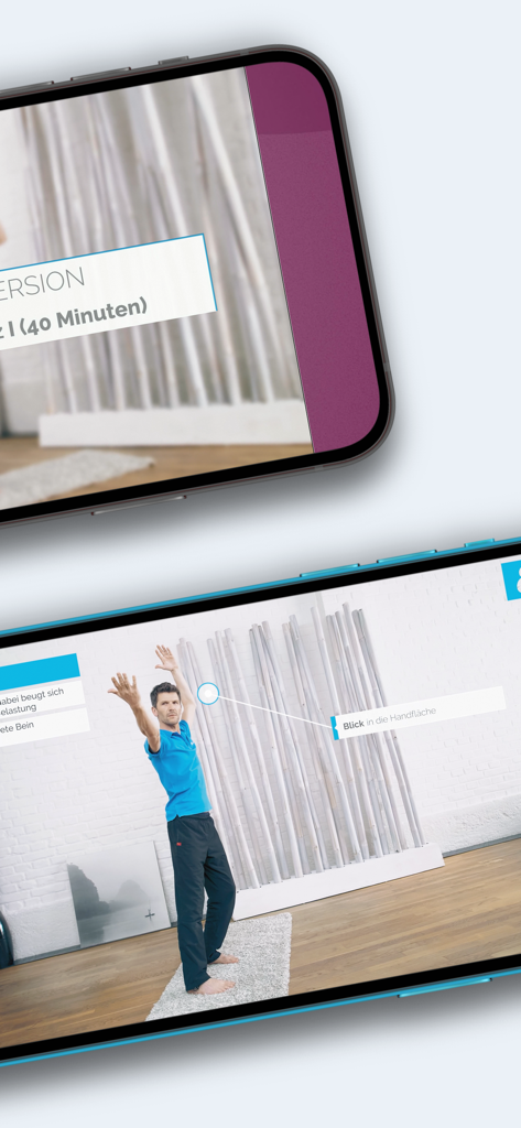 Pantalla móvil que muestra a un hombre demostrando ejercicios de Qi Gong con superposiciones de texto instructivo