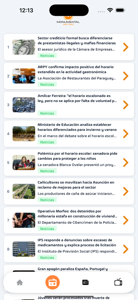 A list of latest news articles and headlines from Paraguay on the Monumental AM 1080 app interface