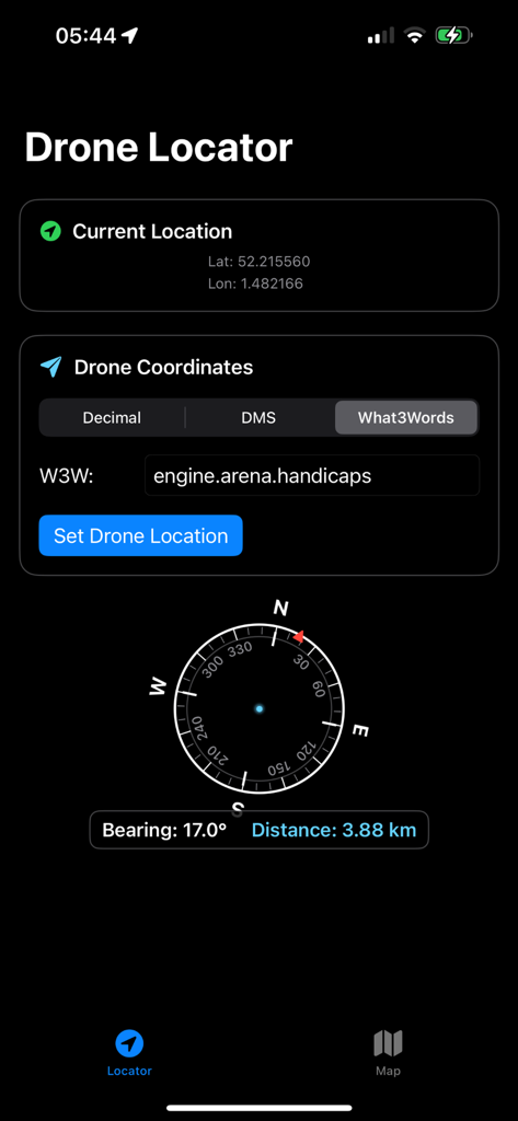 Drone Locator - Interfaccia dell'app Drone Locator che mostra coordinate GPS e una bussola direzionale