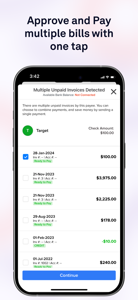 Docyt: Real-Time Bookkeeping - Interfaz de la aplicación móvil de Docyt que muestra una lista de facturas pendientes de pago para una fácil aprobación y pago con un solo toque.