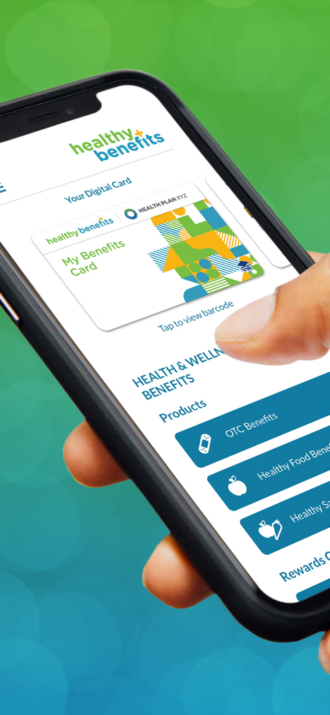 Healthy Benefits Plus - Une personne tenant un smartphone affichant la carte numérique Healthy Benefits Plus et le menu des avantages santé