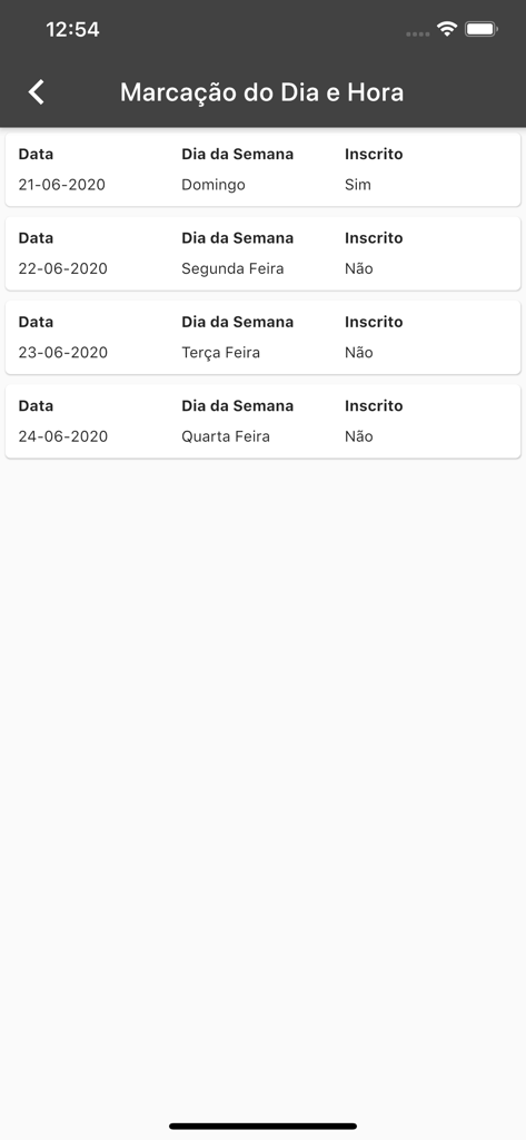 날짜, 요일 및 등록 상태를 보여주는 My Gym 앱의 예약된 헬스장 세션 목록