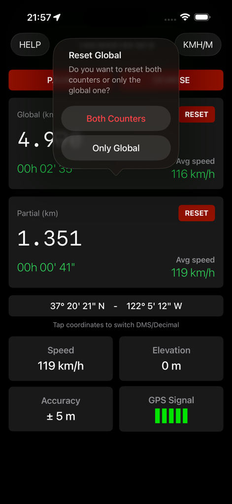 Tripmaster GPS - Tripmaster GPS App-Oberfläche mit globalen und teilweisen Wegstreckenzählern und Navigationsmetriken