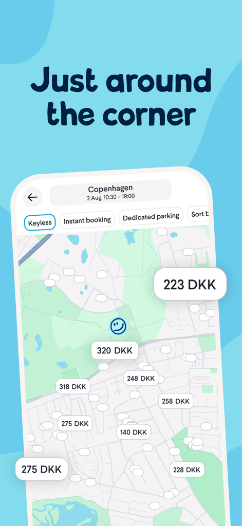 Interfaccia mappa dell'app di car sharing GoMore che mostra auto disponibili e prezzi a Copenhagen