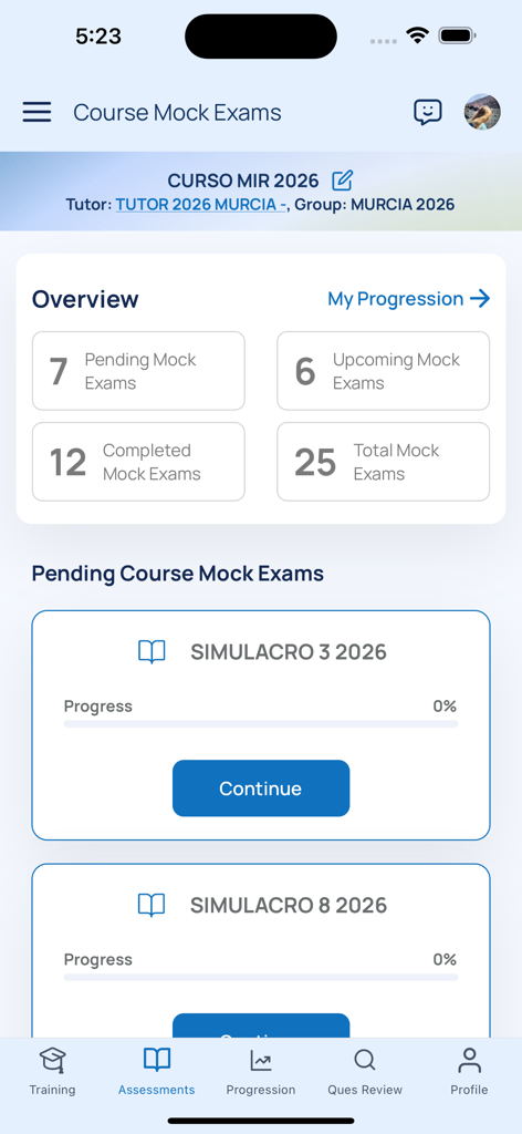 Tableau de bord de l'application Healthcademia montrant un aperçu des examens blancs de cours et le suivi des progrès pour les étudiants en sciences de la santé