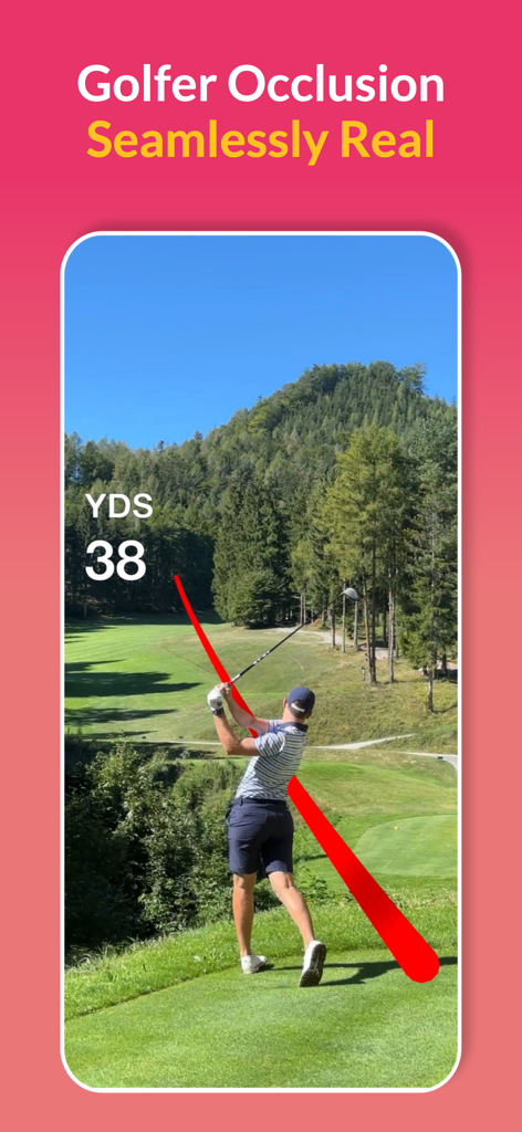 Un golfeur en plein swing avec une ligne de traceur de balle rouge et un effet d'occultation sur un parcours de golf ensoleillé.