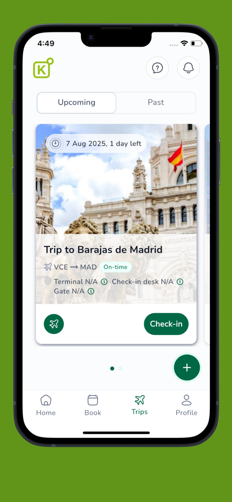 Écran d'itinéraire de voyage à venir de l'application Key Travel Mobile vers Madrid avec statut en temps réel et bouton d'enregistrement.