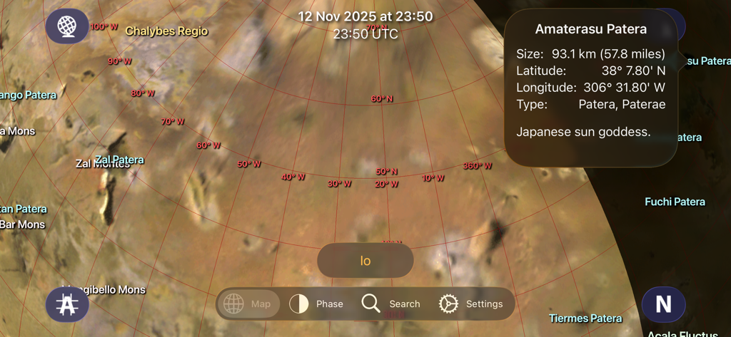 Jupiter Atlas - Captura de pantalla de la aplicación Atlas de Júpiter que muestra la topografía detallada de Ío y datos científicos para la característica Amaterasu Patera.
