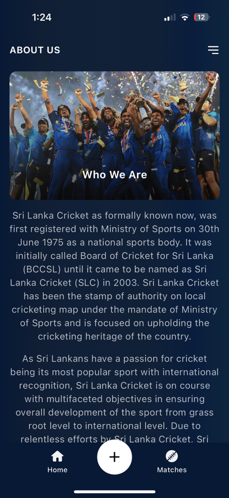 Sri Lanka Cricket Live - 승리를 축하하는 국가대표팀의 모습을 보여주는 스리랑카 크리켓 앱의 회사 소개 페이지