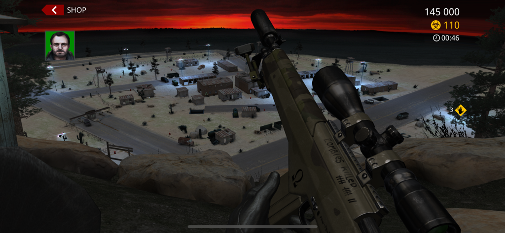 Hitman Sniper - Ego-Perspektive von Agent 47, der im Death Valley Zombie-Herausforderungsmodus ein individuell angepasstes Scharfschützengewehr hält