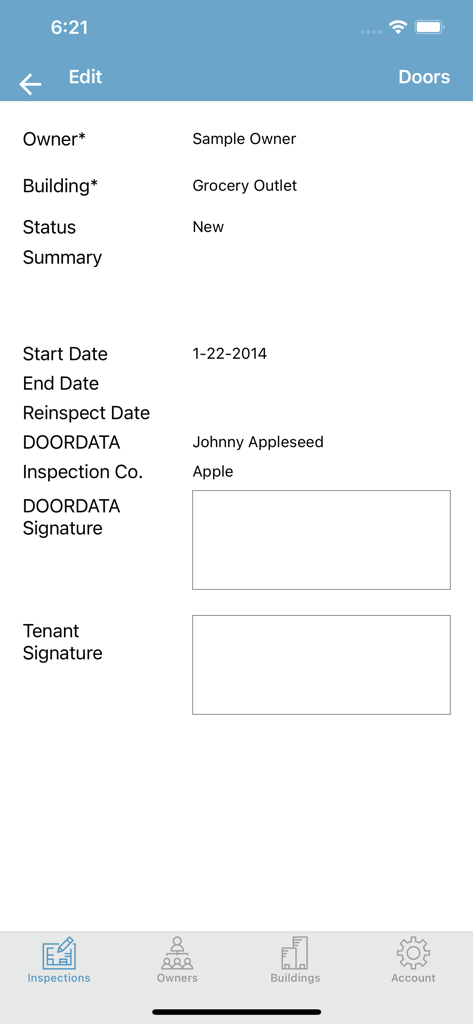 DOORDATA - DOORDATAアプリのインターフェース。オーナー情報や署名フィールドを含む、建物の検査詳細が表示されています。