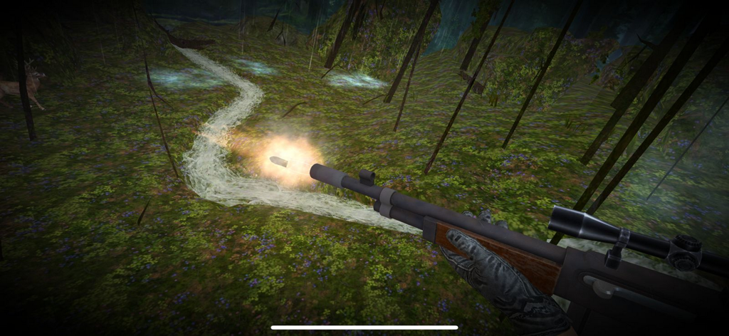Animal Hunting: Forest Games - Vista en primera persona de un cazador disparando un rifle en un entorno boscoso por la noche