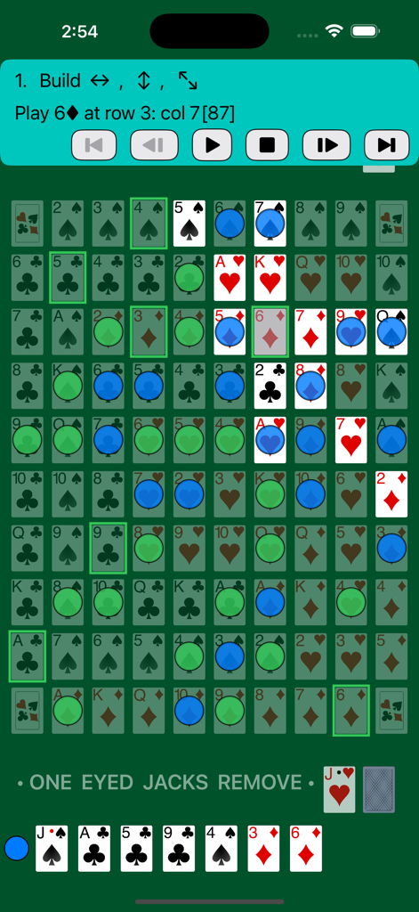 Sequence - FeinGames - Una schermata di gioco strategica del gioco da tavolo mobile Sequence che mostra carte e pedine su una griglia.