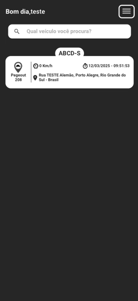 Panel de control de la aplicación Max Lock que muestra la ubicación en tiempo real, velocidad y estado de rastreo de un Peugeot 208.