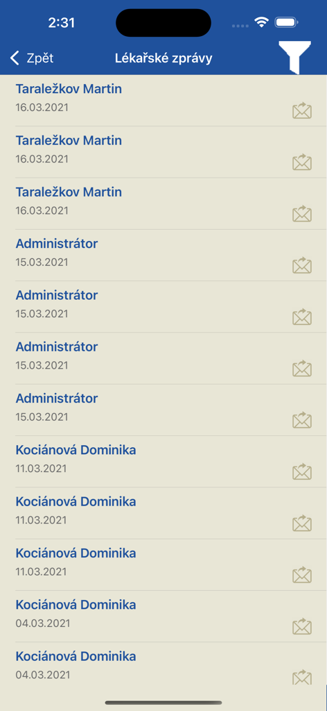 Lista de informes médicos en la aplicación HealthPlus que muestra fechas y nombres de profesionales médicos.