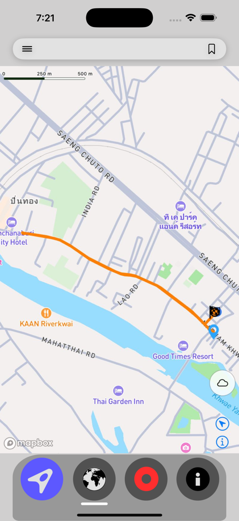 Offline GPS Tracker & Compass - Una interfaz de mapa que muestra una ruta naranja grabada con controles de navegación y seguimiento.