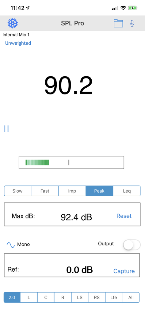 Professional SPL Pro app interface displaying a decibel reading of 90.2 with peak measurement mode and technical audio settings.