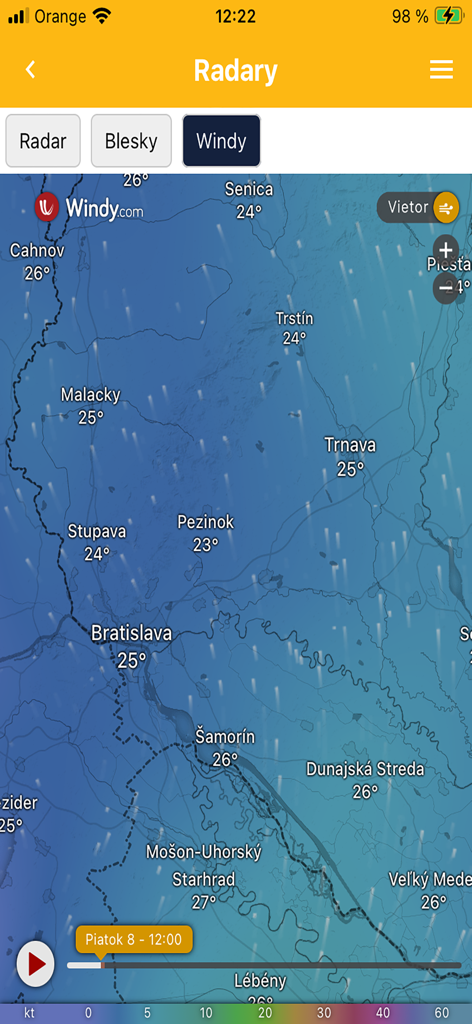 Interface do aplicativo eMeteo.sk mostrando um mapa de radar meteorológico Windy da Eslováquia com direção do vento e temperaturas