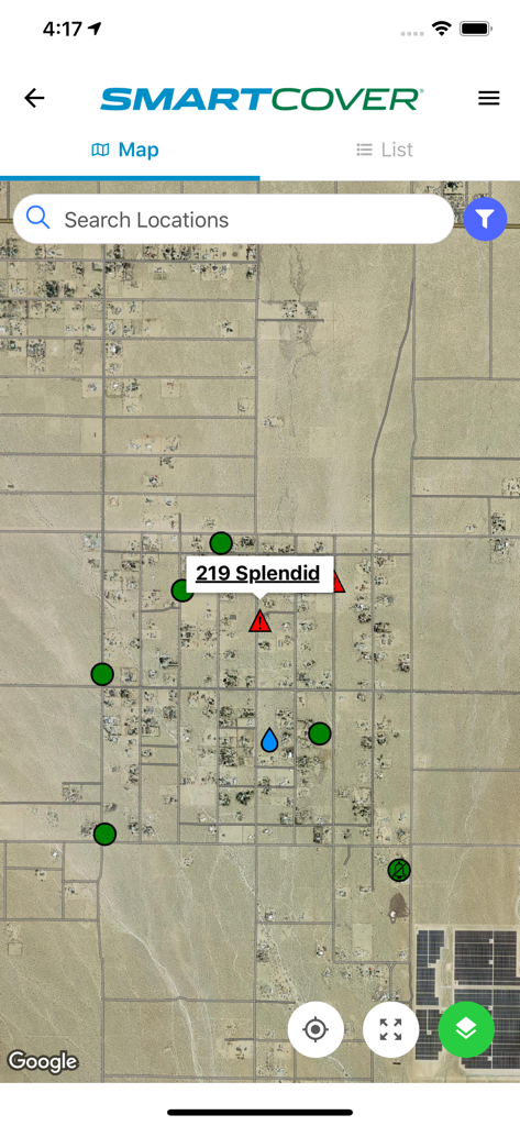 SmartCover - Mapa satelital de la aplicación SmartCover que muestra ubicaciones de sensores y alertas de estado.