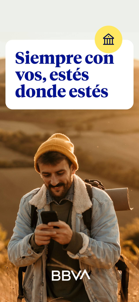 BBVA Argentina - Ein Mann im Freien benutzt die BBVA Argentinien mobile App auf seinem Smartphone mit einem Bankensymbol und Slogan.