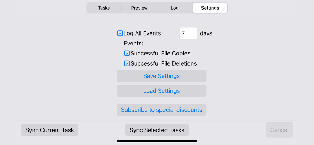 Pantalla de configuración en la aplicación Sync Folders mostrando opciones para registrar copias y eliminaciones de archivos durante 7 días