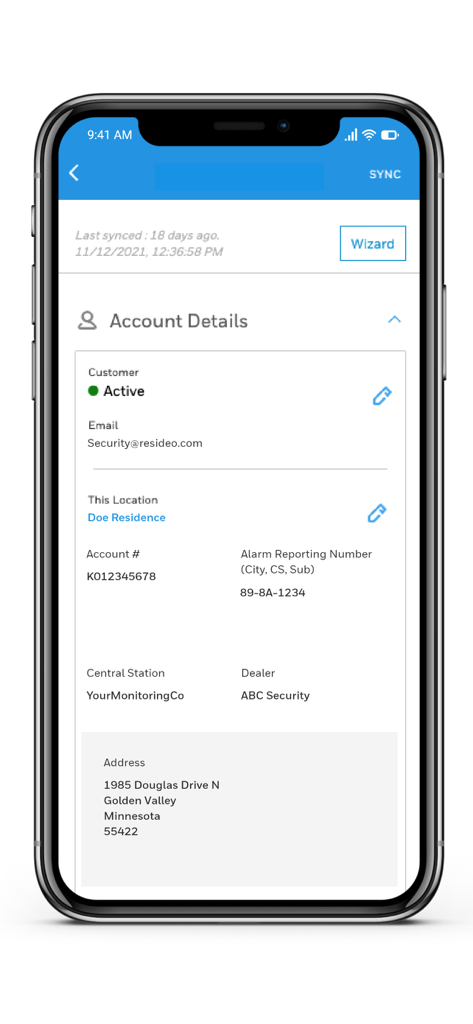 Captura de pantalla de la aplicación AlarmNet 360 que muestra los detalles de la cuenta del cliente y la instalación del sistema de seguridad para profesionales