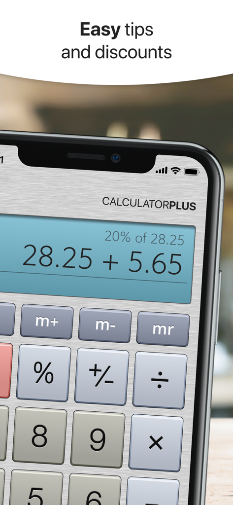 Calculator Plus - PRO - Interfaz de la aplicación Calculator Plus en iPhone mostrando un cálculo de propinas y descuentos con texto claro